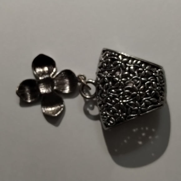 Scarf decorative rhinestone dogwood blossom flower slide for scarf necklace - Picture 4 of 4